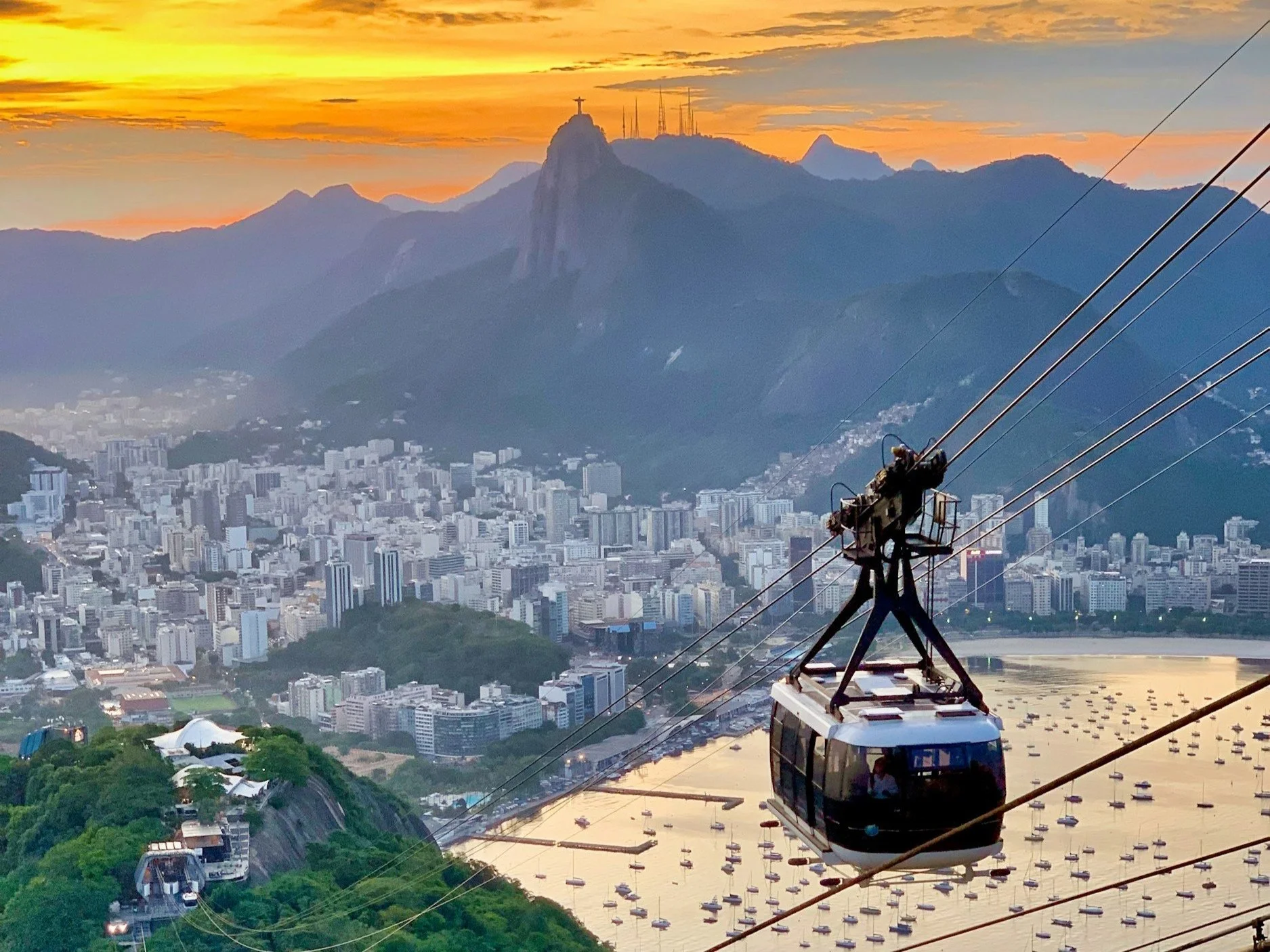 The Ascent: A Journey Up Rio de Janeiro’s Most Dramatic Street, Avenida do Escapamento